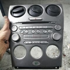 radio panel mazda 6 año 2002