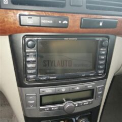 pantalla navegacion toyota avensis 2.2